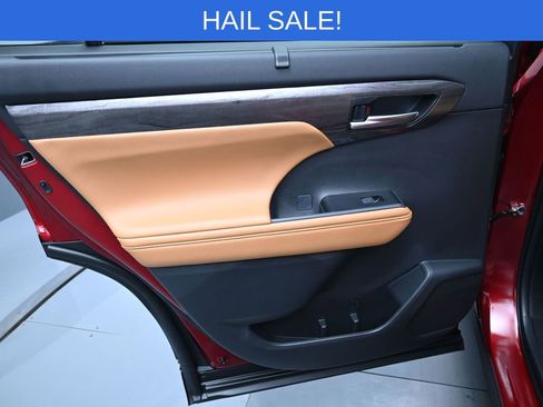 Certified 2025 Toyota Highlander LE image 32