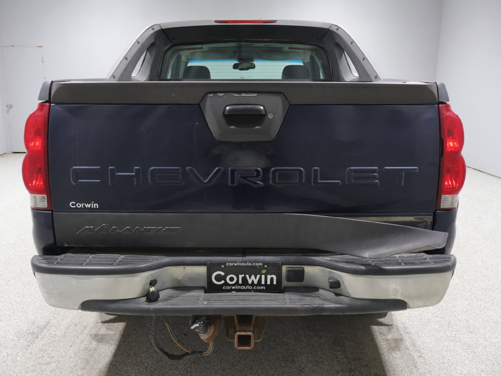 Used 2004 Chevrolet Avalanche 4x4 w/ Preferred Equipment Group image 16