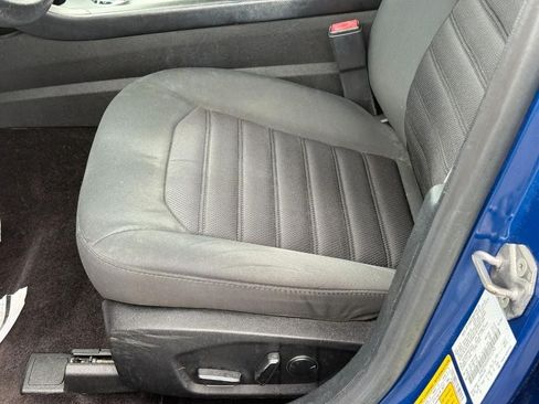 Used 2017 Ford Fusion SE FWD image 18