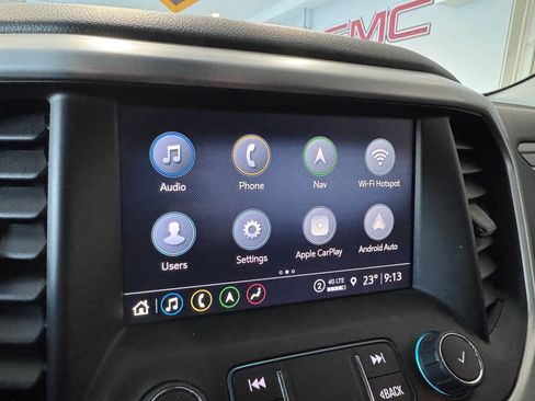 Certified 2022 GMC Acadia SLE w/ Driver Convenience Package image 19