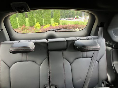 Certified 2025 Honda Pilot Black Edition image 35
