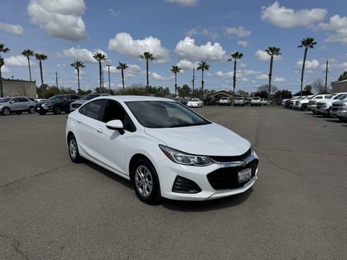 Used 2019 Chevrolet Cruze LS image 15