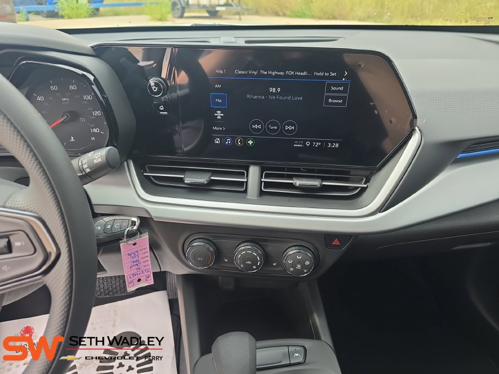 New 2026 Chevrolet Trax LS w/ LS Convenience Package FWD image 21