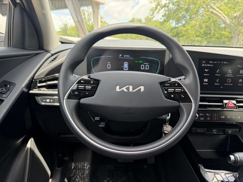 Used 2026 Kia Niro LX FWD image 25