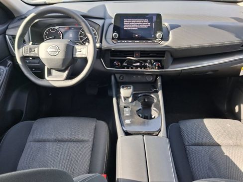 Used 2026 Nissan Rogue SV FWD image 9