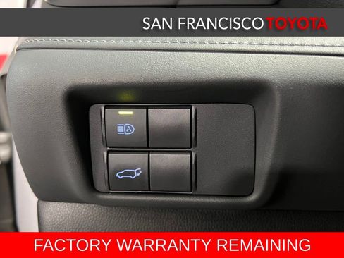 Used 2021 Toyota Highlander XLE AWD/4WD image 35