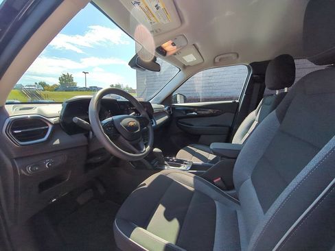Used 2025 Chevrolet TrailBlazer LT AWD/4WD image 15