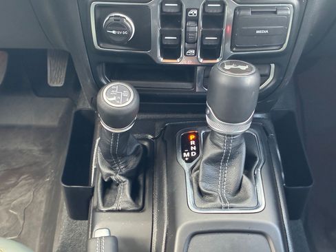 Used 2024 Jeep Wrangler High Altitude AWD/4WD image 26