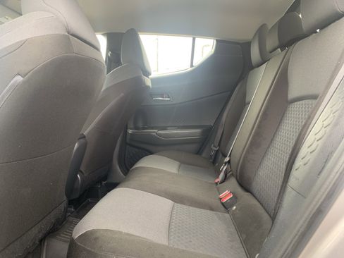 Used 2020 Toyota C-HR LE image 32