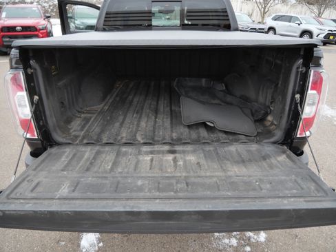 Used 2015 GMC Canyon SLT w/ Driver Alert Package image 18