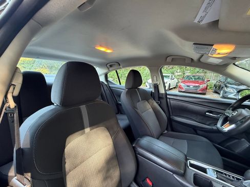 Used 2025 Nissan Sentra SV FWD image 34