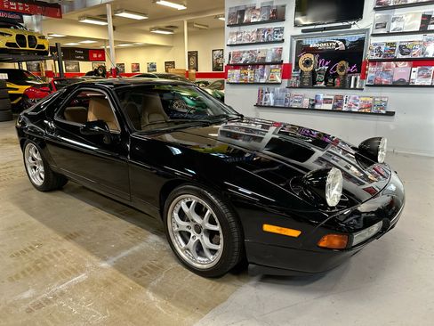 Used 1988 Porsche 928 S4 image 3