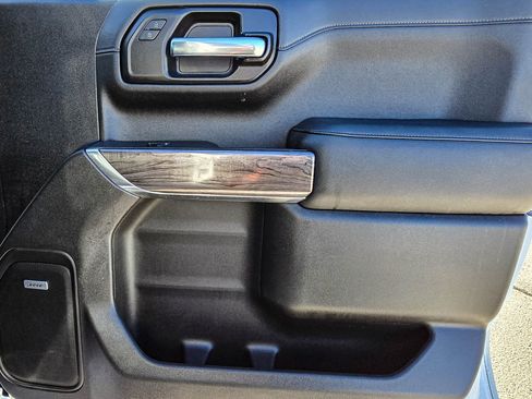 Used 2020 Chevrolet Silverado 1500 LTZ w/ LTZ Premium Package image 35