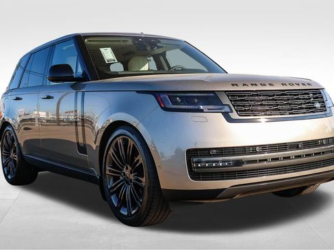New 2026 Land Rover Range Rover SE image 3