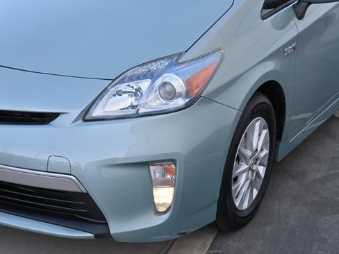 Used 2014 Toyota Prius Prime Plug-In Hybrid FWD image 25