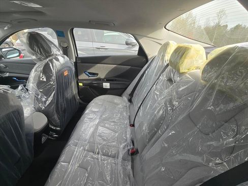 New 2026 Hyundai Elantra Limited FWD image 9