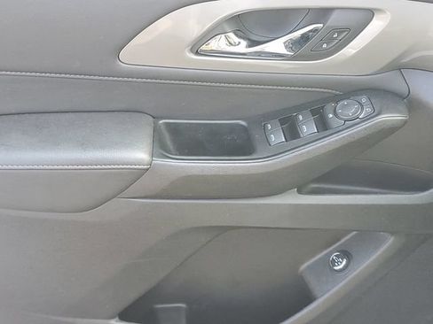 Certified 2023 Chevrolet Traverse LT FWD image 16
