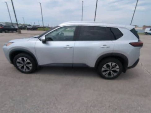 Used 2023 Nissan Rogue SV w/ SV Premium B Package FWD image 10