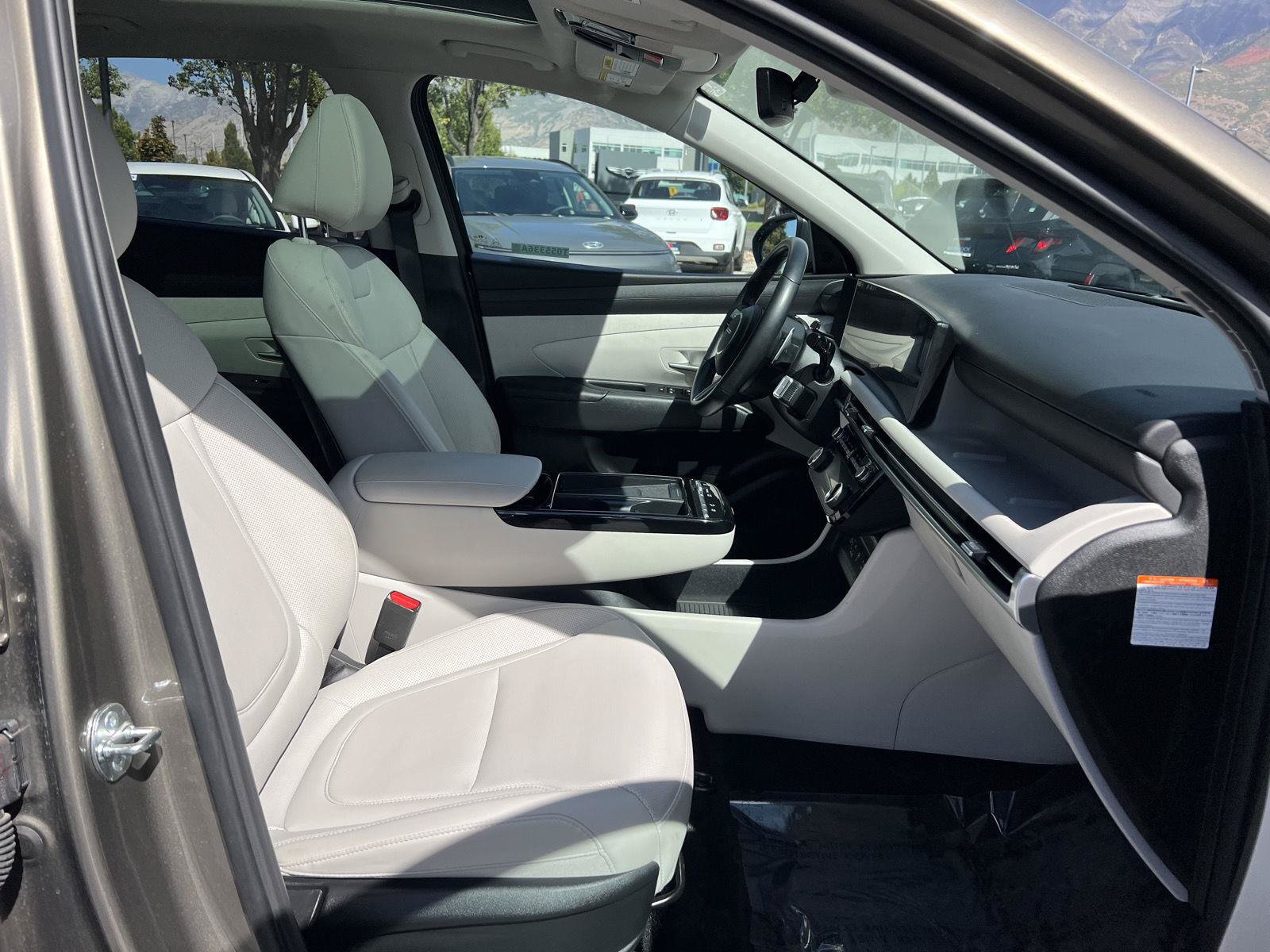 Certified 2025 Hyundai Tucson SEL AWD/4WD image 4