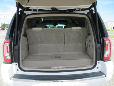 Used 2015 GMC Yukon Denali w/ Premium Package RWD image 36