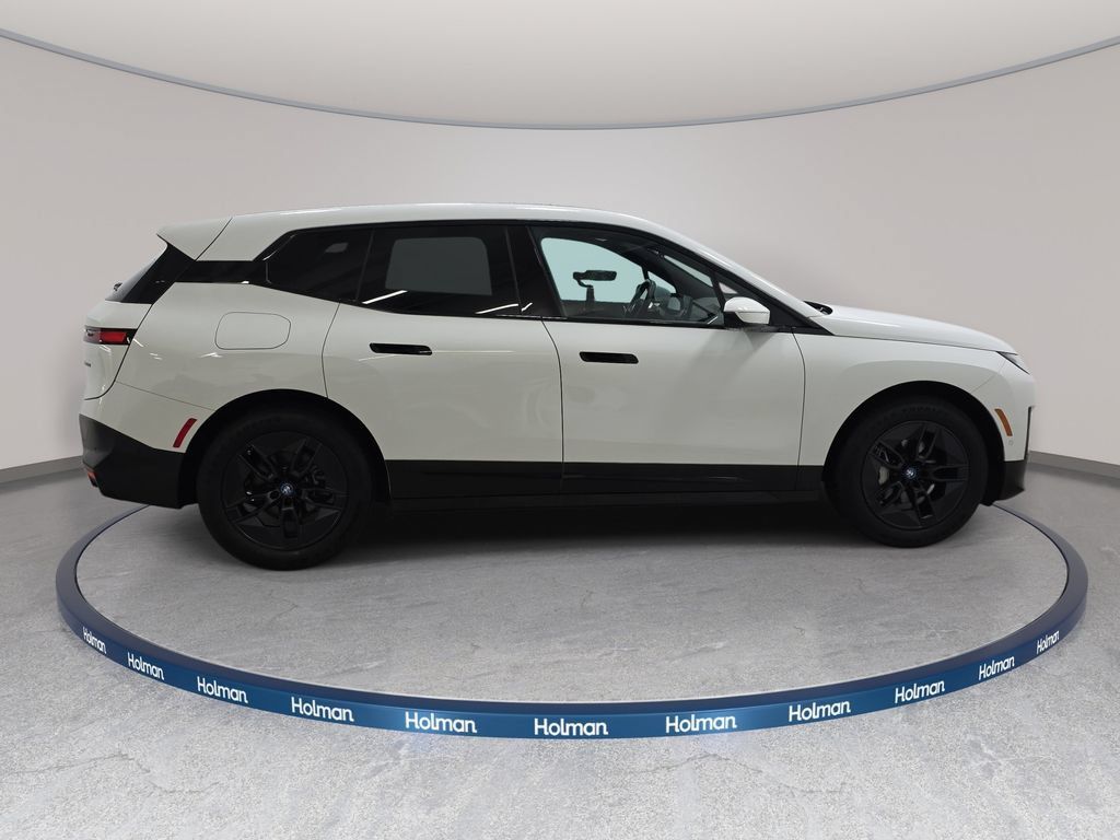 Used 2024 BMW iX xDrive50 AWD/4WD image 5