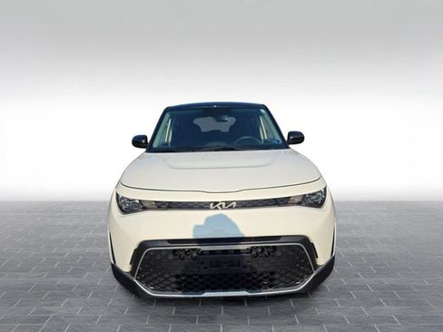 Used 2023 Kia Soul FWD image 2