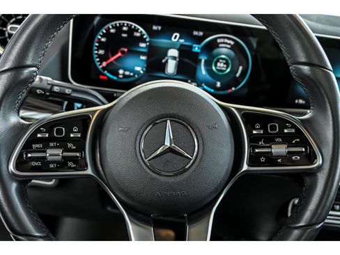Certified 2021 Mercedes-Benz GLA 250 4MATIC image 17