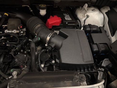 Used 2019 Ford Edge SE image 23