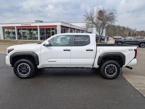 Used 2024 Toyota Tacoma TRD Off-Road AWD/4WD image 2