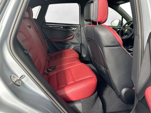 Certified 2025 Porsche Macan image 21