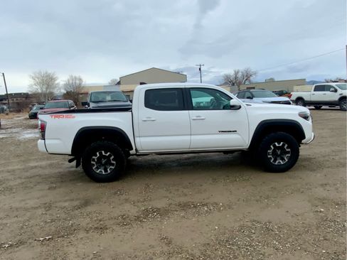 Used 2023 Toyota Tacoma TRD Off-Road w/ Technology Package image 6