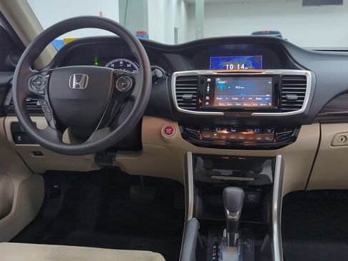 Used 2016 Honda Accord EX image 25