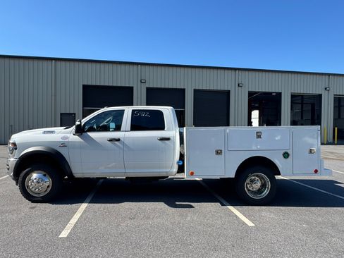 New 2026 RAM 4500 Tradesman w/ Chrome Appearance Group AWD/4WD image 8