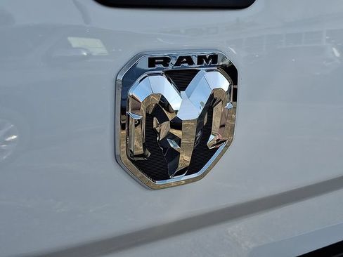Used 2024 RAM 2500 Big Horn AWD/4WD image 32