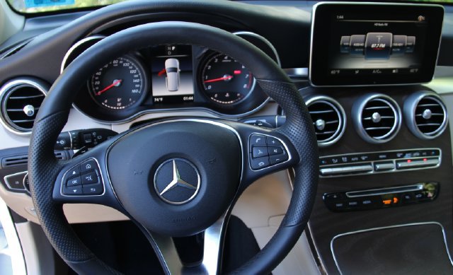 Used 2019 Mercedes-Benz GLC 300 4MATIC image 21