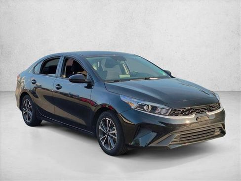 Used 2024 Kia Forte LXS FWD image 3