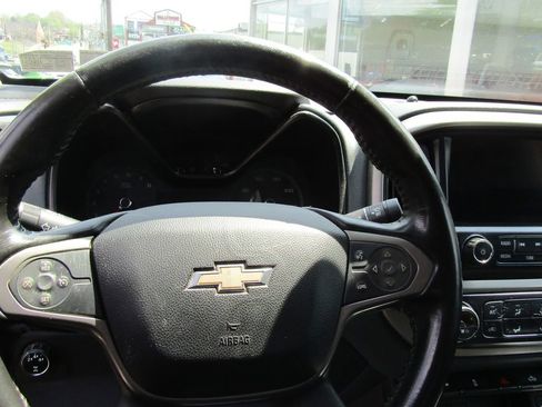 Used 2016 Chevrolet Colorado Z71 AWD/4WD image 12