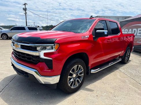 Used 2025 Chevrolet Silverado 1500 LT w/ Z71 Off-Road Package AWD/4WD image 3