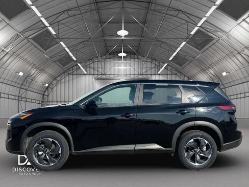 Used 2025 Nissan Rogue SV AWD/4WD image 2
