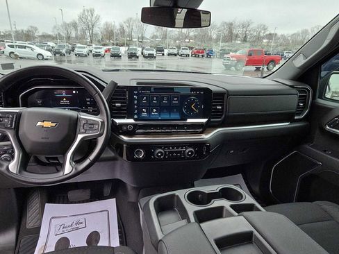 Used 2022 Chevrolet Silverado 1500 LT image 13