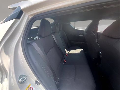 Used 2018 Toyota C-HR XLE FWD image 24
