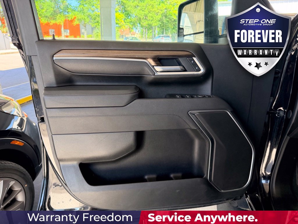 Used 2025 Chevrolet Silverado 2500 LT w/ Convenience Package AWD/4WD image 10