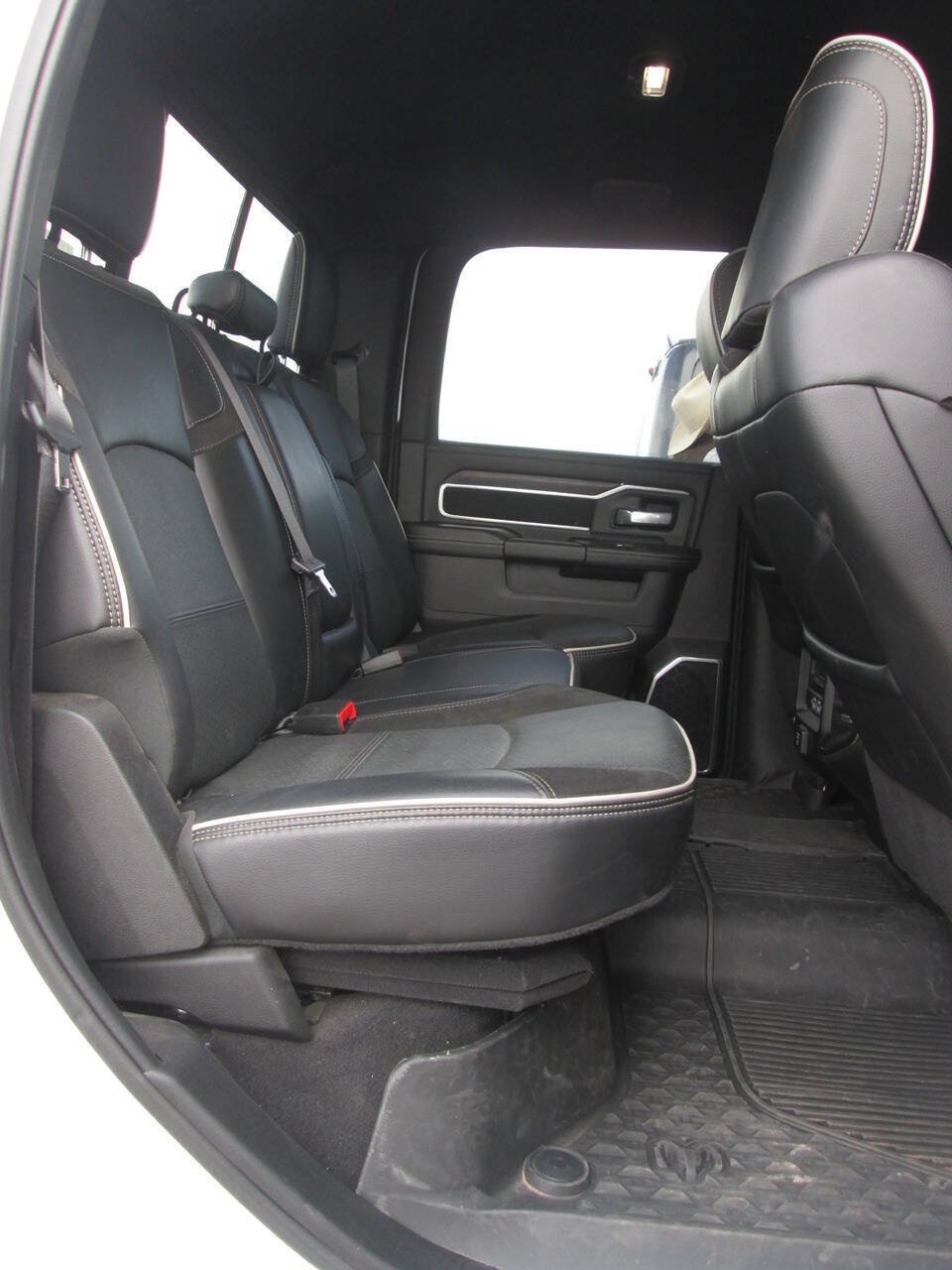 Used 2025 RAM 2500 Laramie AWD/4WD image 14
