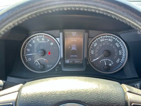 Used 2019 Toyota Tacoma TRD Sport AWD/4WD image 7