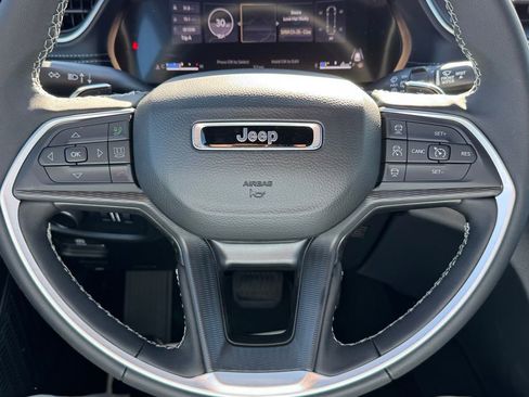 New 2025 Jeep Grand Cherokee Laredo X w/ Luxury Tech Group I image 20