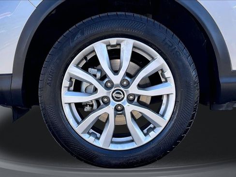 Used 2021 Nissan Rogue Sport S image 9