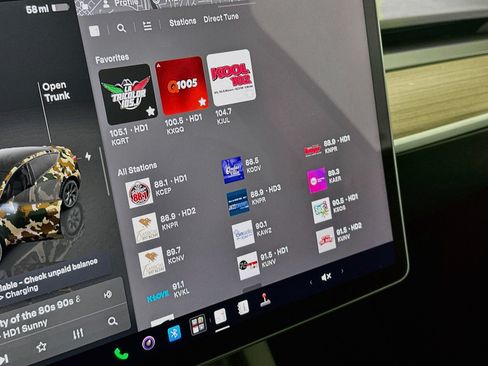 Used 2024 Tesla Model Y Long Range AWD/4WD image 19