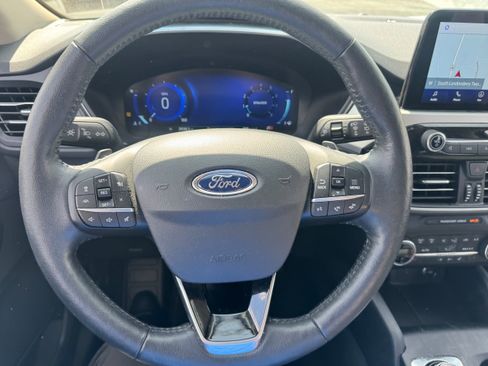 Used 2020 Ford Escape Titanium AWD/4WD image 14
