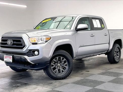 Used 2020 Toyota Tacoma SR5 image 12