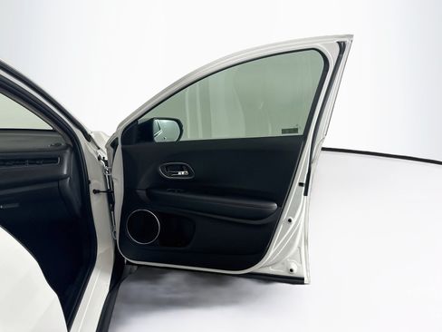 Used 2020 Honda HR-V EX image 30